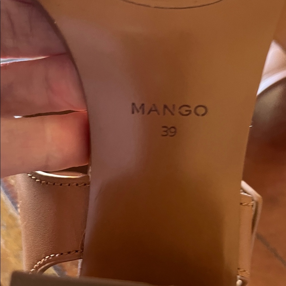 Leather NWTs Mango Cognac 2&1/2 Heel Sandals Size 8 - Picture 8 of 8